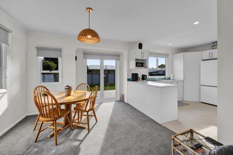 Photo of property in 320 South Road, Hawera, 4610