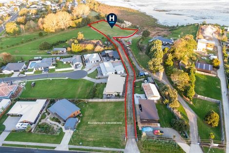 Photo of property in 61 Athenree Road, Athenree, 3177