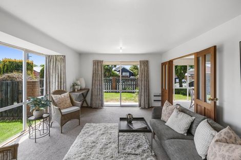 Photo of property in 9 Wittys Road, Avonhead, Christchurch, 8042