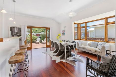 Photo of property in 224 The Parade, Island Bay, Wellington, 6023