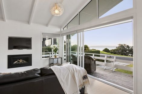 Photo of property in 84 Marine Parade, Mellons Bay, Auckland, 2014