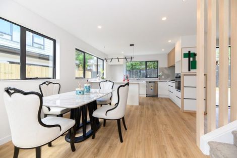 Photo of property in 15d Koromiko Street, New Lynn, Auckland, 0600