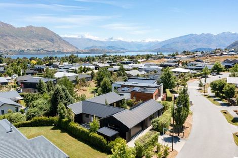 Photo of property in 7 Matipo Street, Wanaka, 9305