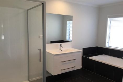 Photo of property in 84 Penetaka Heights, Pyes Pa, Tauranga, 3112