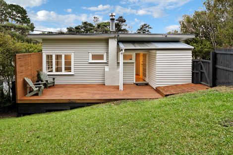 Photo of property in 95 Takahe Road, Titirangi, Auckland, 0604