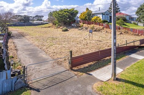 Photo of property in 1a Kowhai Street, Castlecliff, Wanganui, 4501