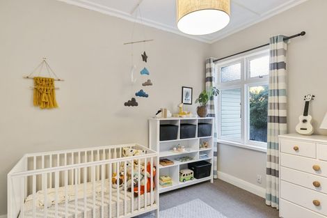 Photo of property in 18 Crieff Street, Northland, Wellington, 6012