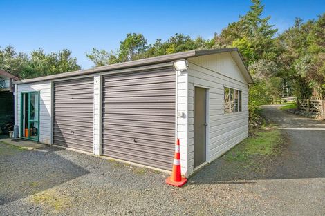Photo of property in 42 Manuka Grove, Helensville, 0875