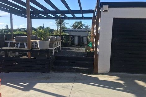 Photo of property in 2/33 Sea Vista Avenue, Beach Haven, Auckland, 0626