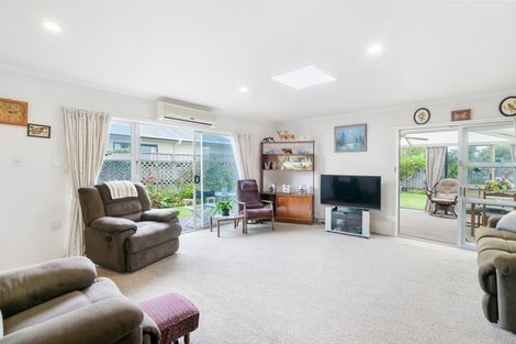 Photo of property in 7a Lillian Place, Orewa, 0931