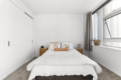 Photo of property in 22 Liardet Apartments, 303/22 Liardet Street, New Plymouth, 4310