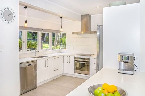 Photo of property in 9 Berne Place, Birkenhead, Auckland, 0626