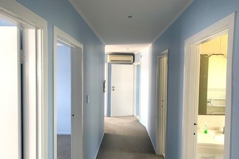 Photo of property in 25 Tamahere Drive, Glenfield, Auckland, 0629