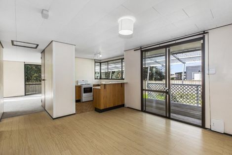 Photo of property in 3175 Great North Road, New Lynn, Auckland, 0600