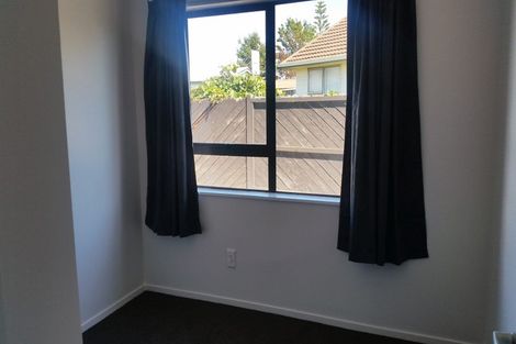 Photo of property in 60 Hillcrest Drive, Kelvin Grove, Palmerston North, 4414