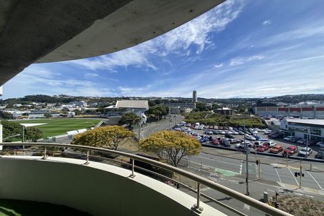 Photo of property in Grandstand Apartments, 80u8 Kent Terrace, Mount Victoria, Wellington, 6011