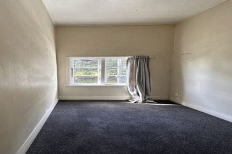 Photo of property in 90 Russell Terrace, Berhampore, Wellington, 6023