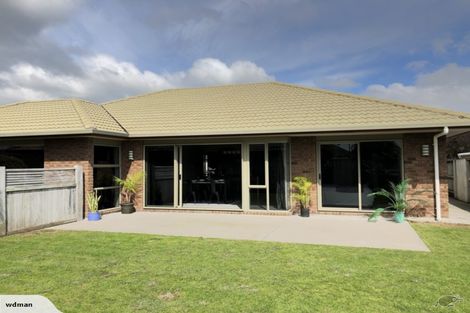 Photo of property in 2 Sophies Way, Papamoa Beach, Papamoa, 3118