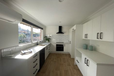 Photo of property in 427 Avonhead Road, Avonhead, Christchurch, 8042