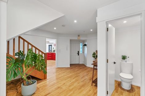 Photo of property in 143 Straven Road, Fendalton, Christchurch, 8014