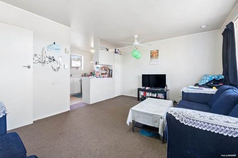 Photo of property in 3/46 Fruitvale Road, New Lynn, Auckland, 0600