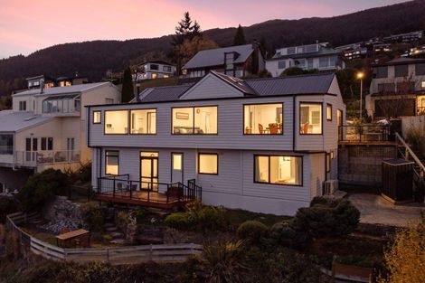 Photo of property in 22 Golden Terrace, Queenstown, 9300