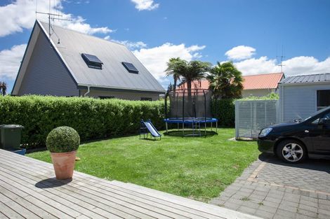 Photo of property in 32 Queen Street, Cambridge, 3434