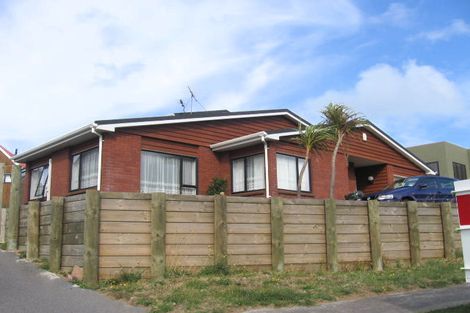 Photo of property in 15 Bowes Crescent, Strathmore Park, Wellington, 6022