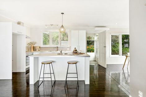 Photo of property in 1 Huia Road, Titirangi, Auckland, 0604