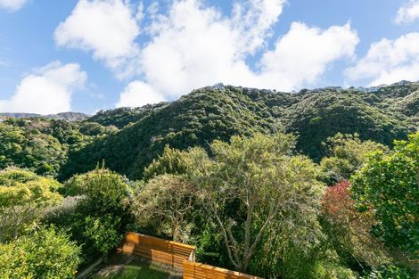 Photo of property in 16 Narbada Crescent, Khandallah, Wellington, 6035