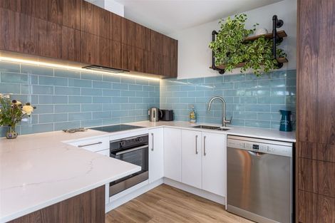 Photo of property in 10 Ladbrokes Place, Fendalton, Christchurch, 8052