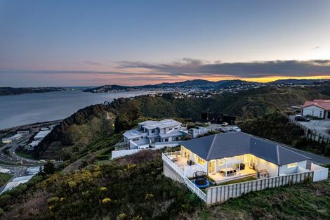 Photo of property in 31 Grumman Lane, Newlands, Wellington, 6037