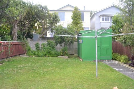 Photo of property in 84 The Parade, Island Bay, Wellington, 6023