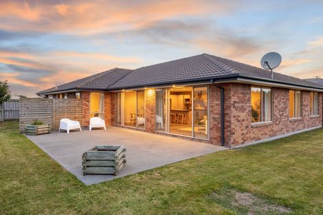 Photo of property in 12 Maple Place, Rangiora, 7400