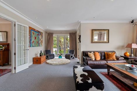 Photo of property in 43 Nicholson Road, Khandallah, Wellington, 6035