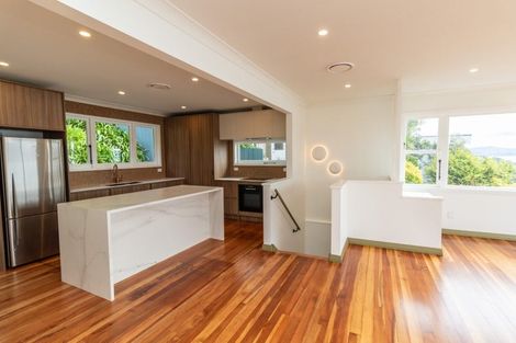 Photo of property in 71 Seatoun Heights Road, Seatoun, Wellington, 6022