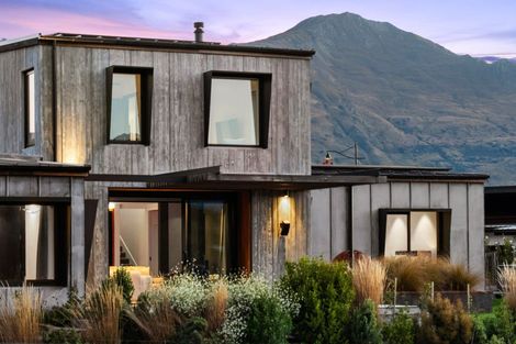 Photo of property in 5 Diamond Lane, Wanaka, 9305