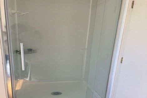 Photo of property in 10 Loughanure Place, Massey, Auckland, 0614