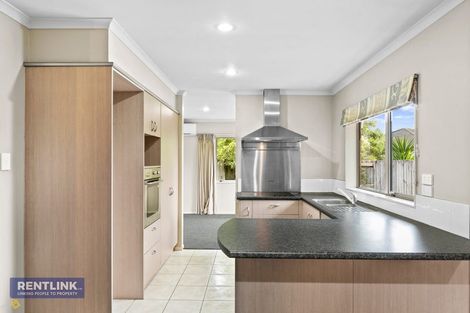 Photo of property in 31 Grabella Place, Papamoa Beach, Papamoa, 3118