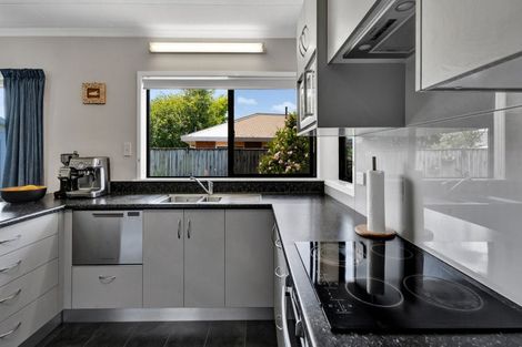 Photo of property in 30 Nikau Street, Inglewood, 4330