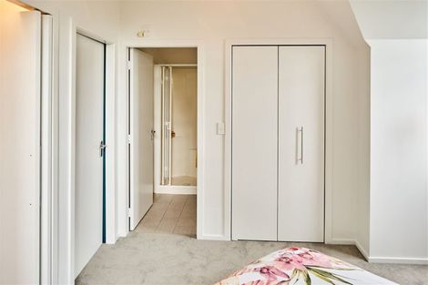 Photo of property in 8d Tawa Street, Eastbourne, Lower Hutt, 5013