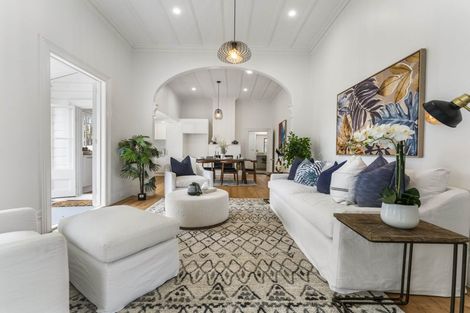 Photo of property in 25 Princes Street, Northcote Point, Auckland, 0627