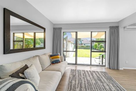 Photo of property in 22 Kendal Avenue, Burnside, Christchurch, 8053