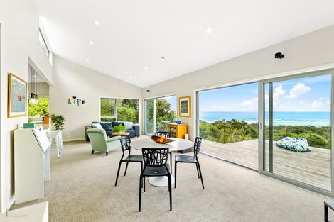 Photo of property in 52 Domain Crescent, Muriwai, Waimauku, 0881