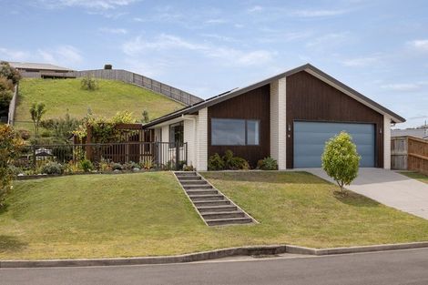 Photo of property in 18 Moira Close, Welcome Bay, Tauranga, 3175