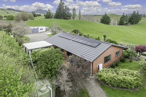 Photo of property in 1215 Taihape Road, Sherenden, Hastings, 4179