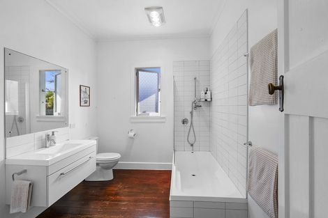 Photo of property in 15b Atiawa Street, Glen Avon, New Plymouth, 4312