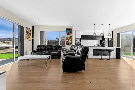 Photo of property in 18 Calder Crescent, Pokeno, 2402