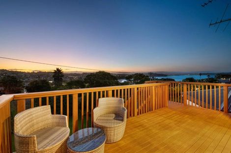 Photo of property in 29 Melandra Road, Stanmore Bay, Whangaparaoa, 0932