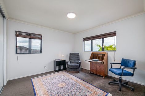 Photo of property in 19 Highfields Terrace, Henderson, Auckland, 0612